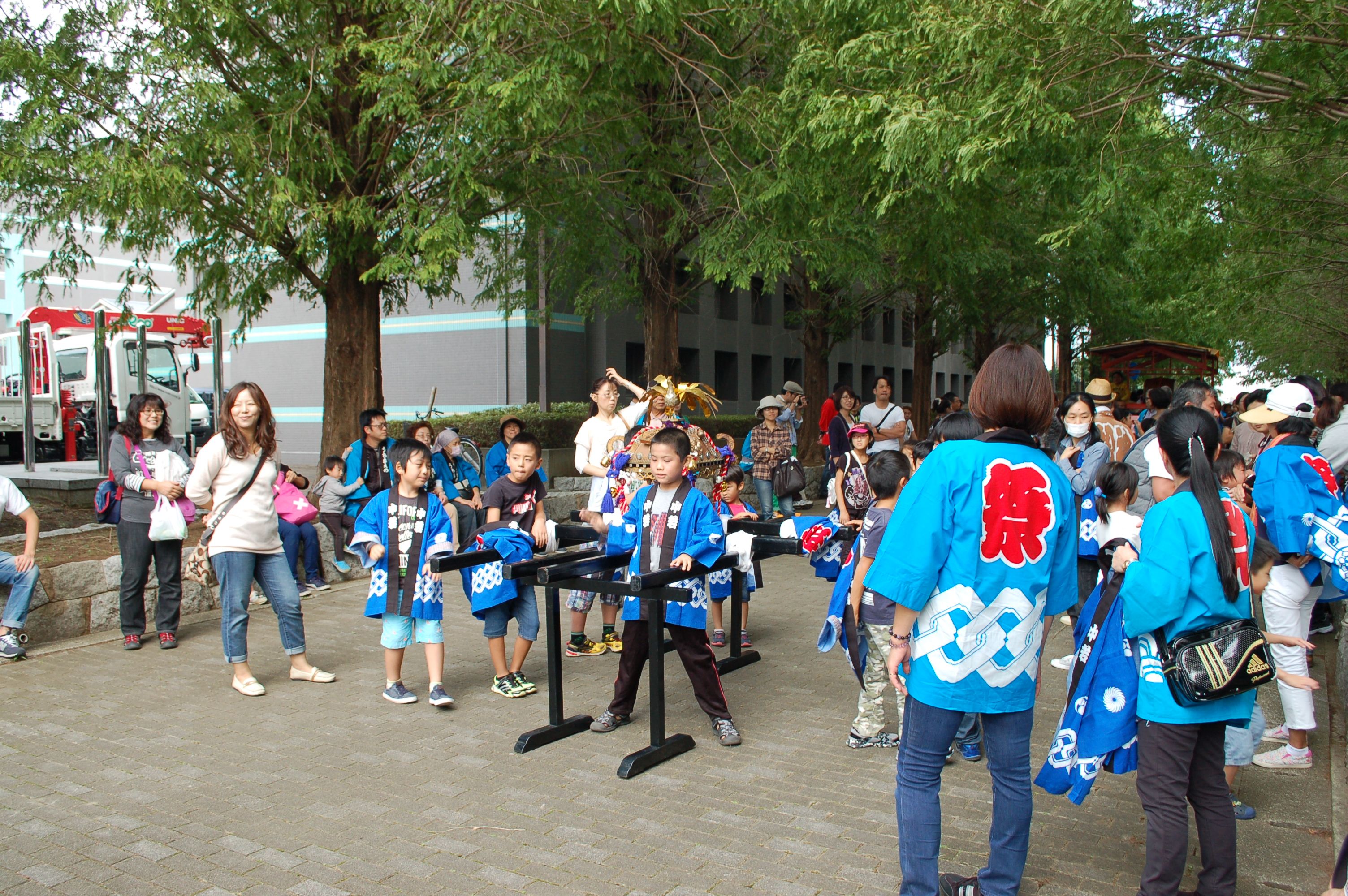 子どもみこしの様子