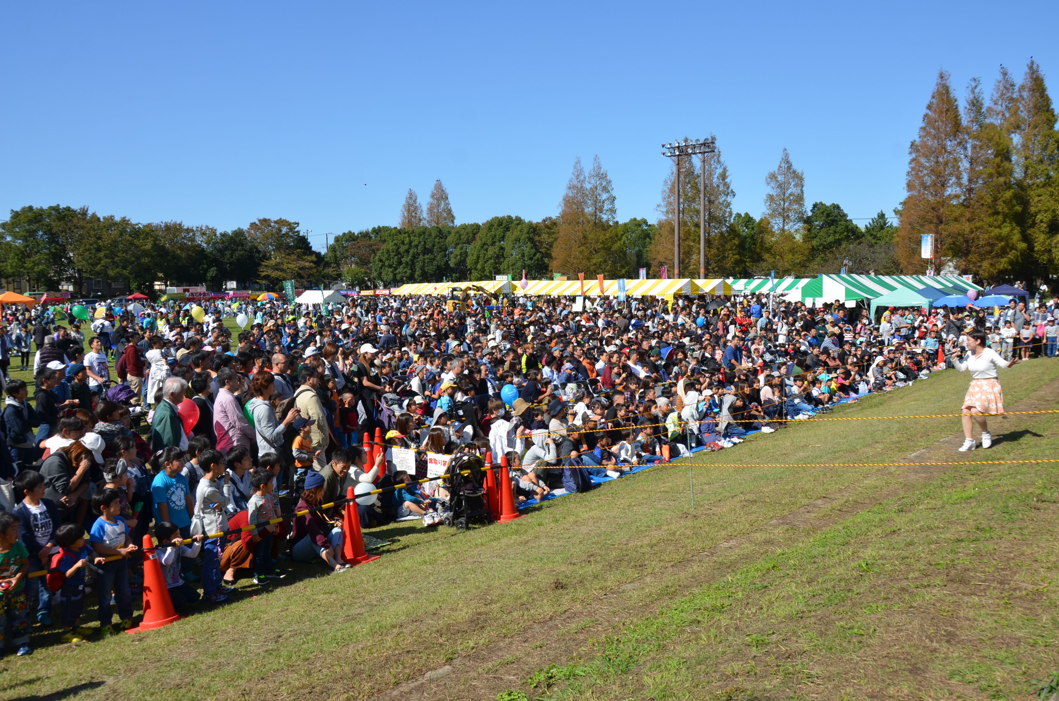 キャラクターショーの観客の様子