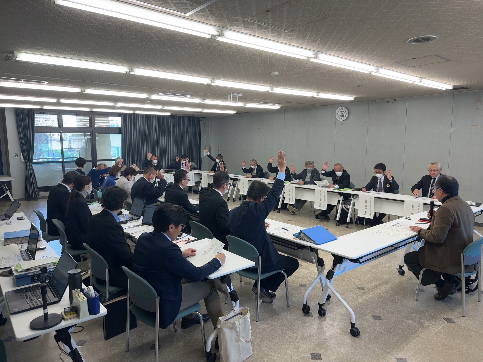 令和6年度第3回松伏町地域公共交通活性化協議会の様子1