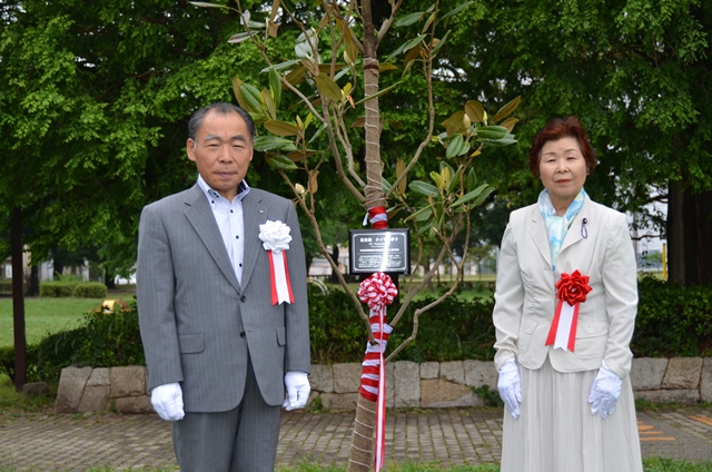 記念植樹の様子その1