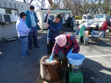 餅つきの様子