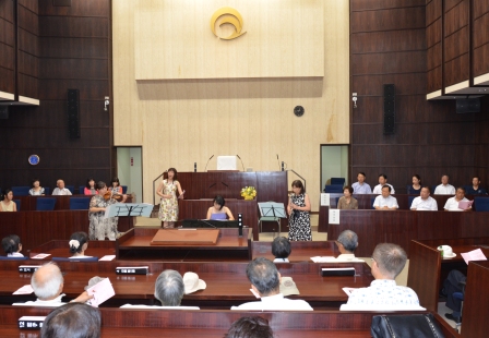 松伏町議場コンサートの様子1