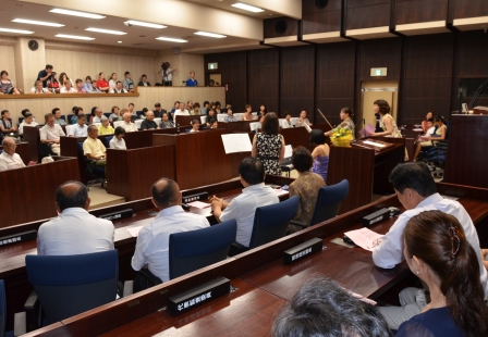 松伏町議場コンサートの様子2