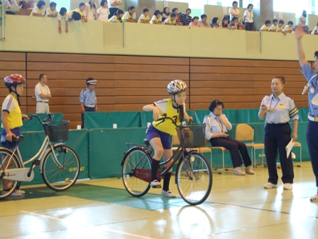 こども自転車乗り大会の様子2