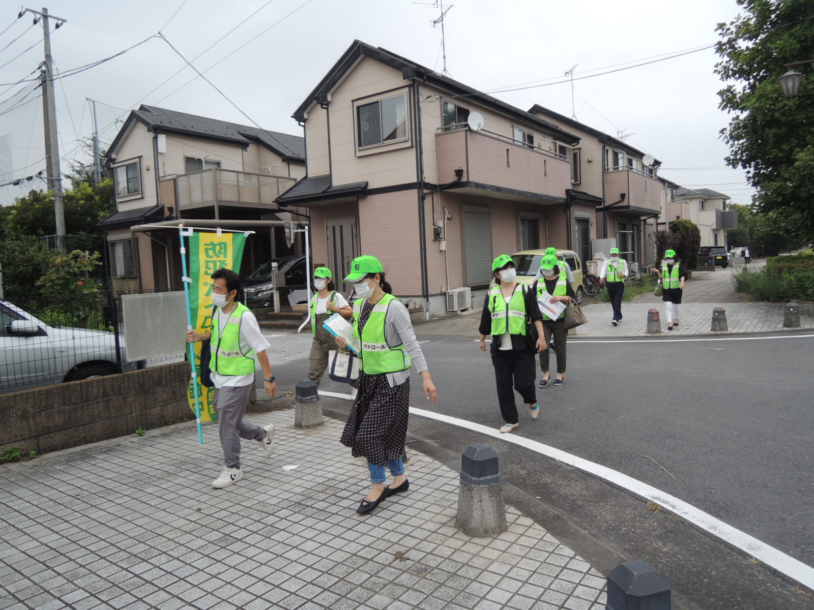 防犯パトロール活動中の様子1