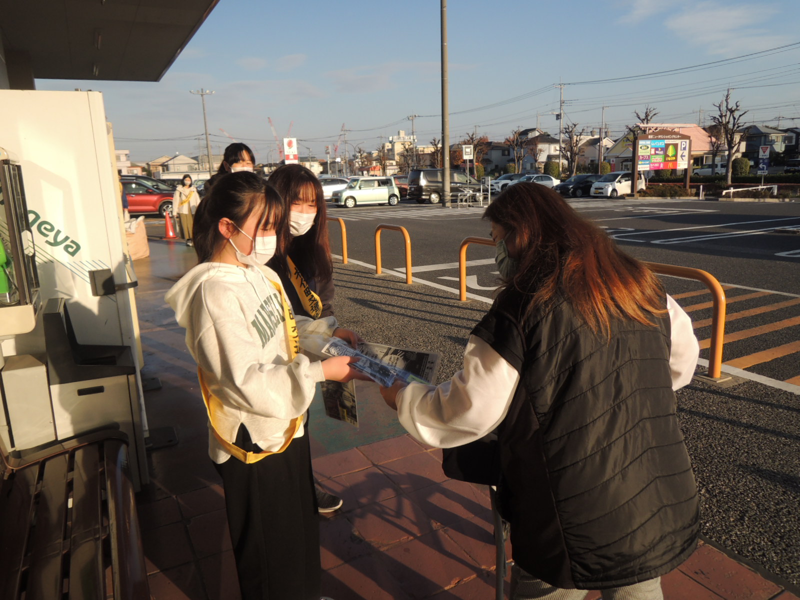 いなげや松伏店での店頭キャンペーンの様子2