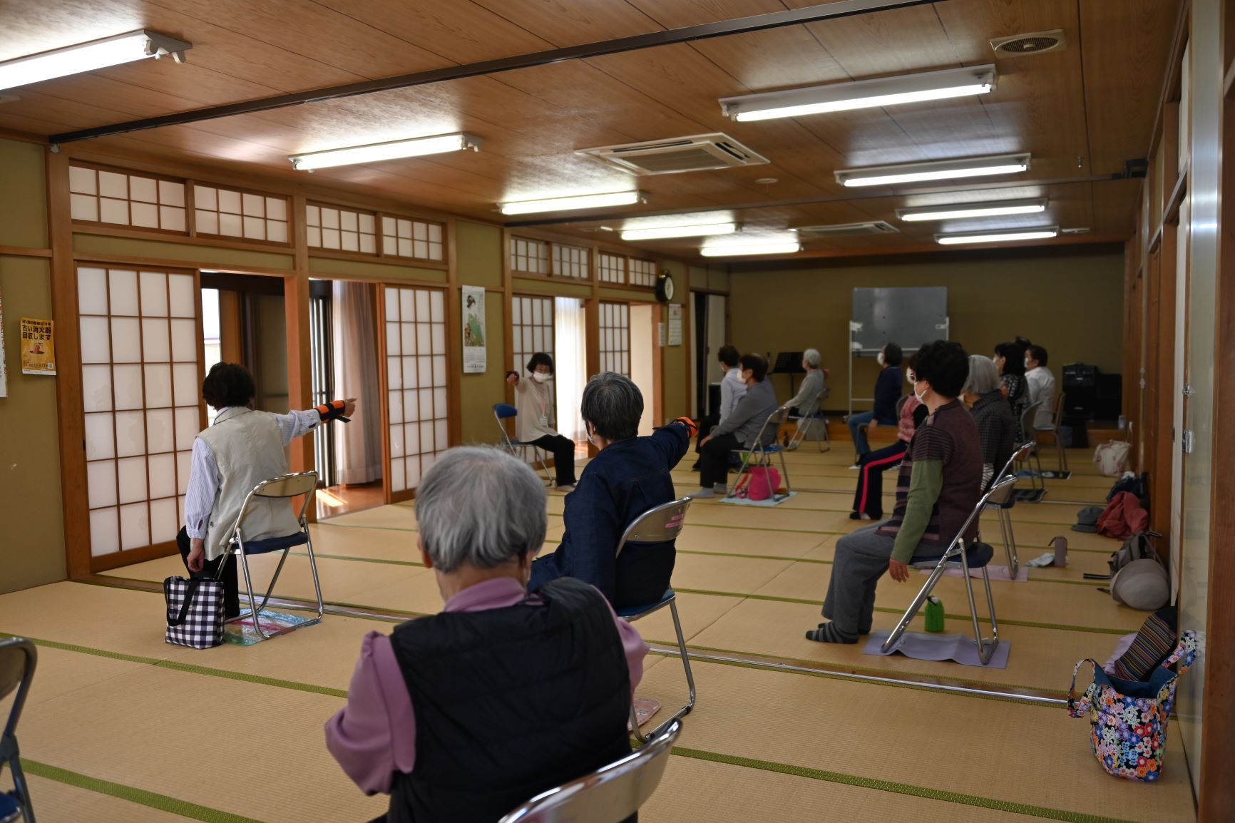 「まつぶしご近所さん体操」のサークル活動の様子3