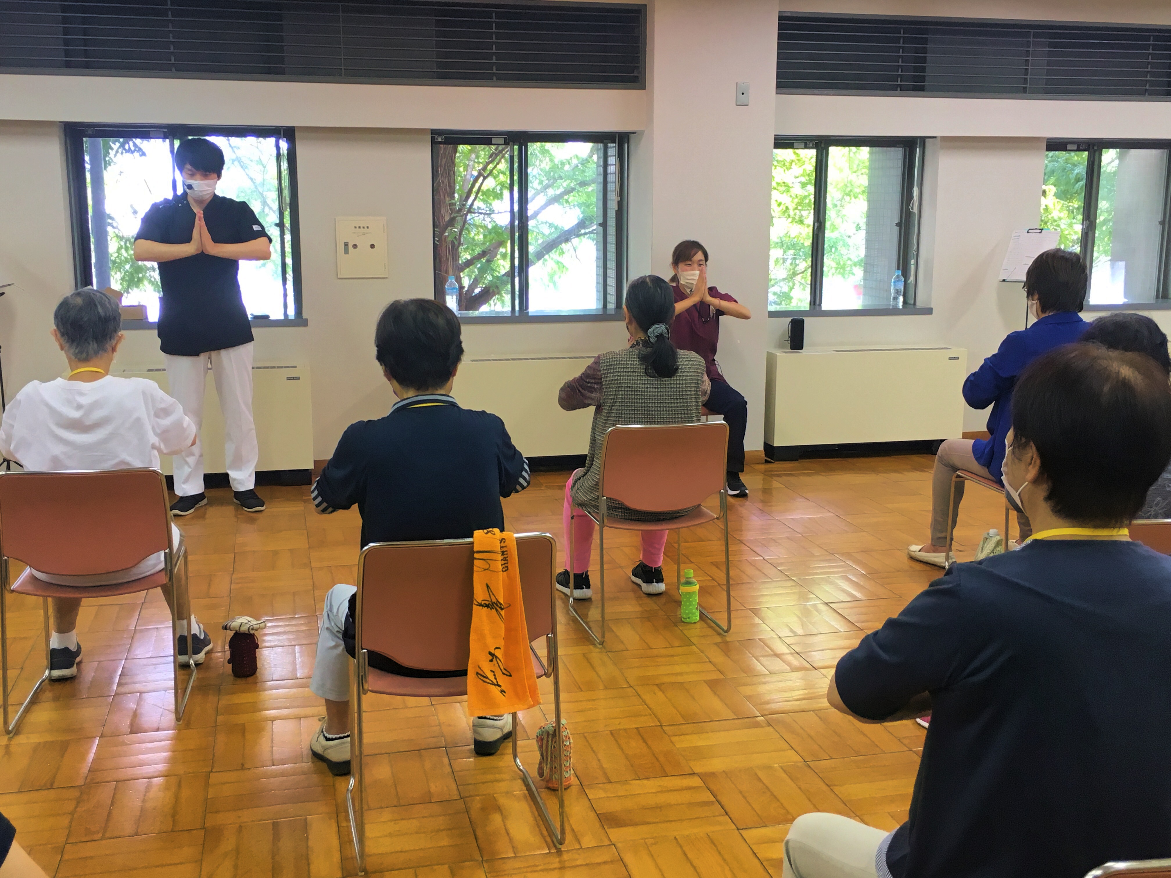 クラブ活動の様子5(ヨガでクールダウン)