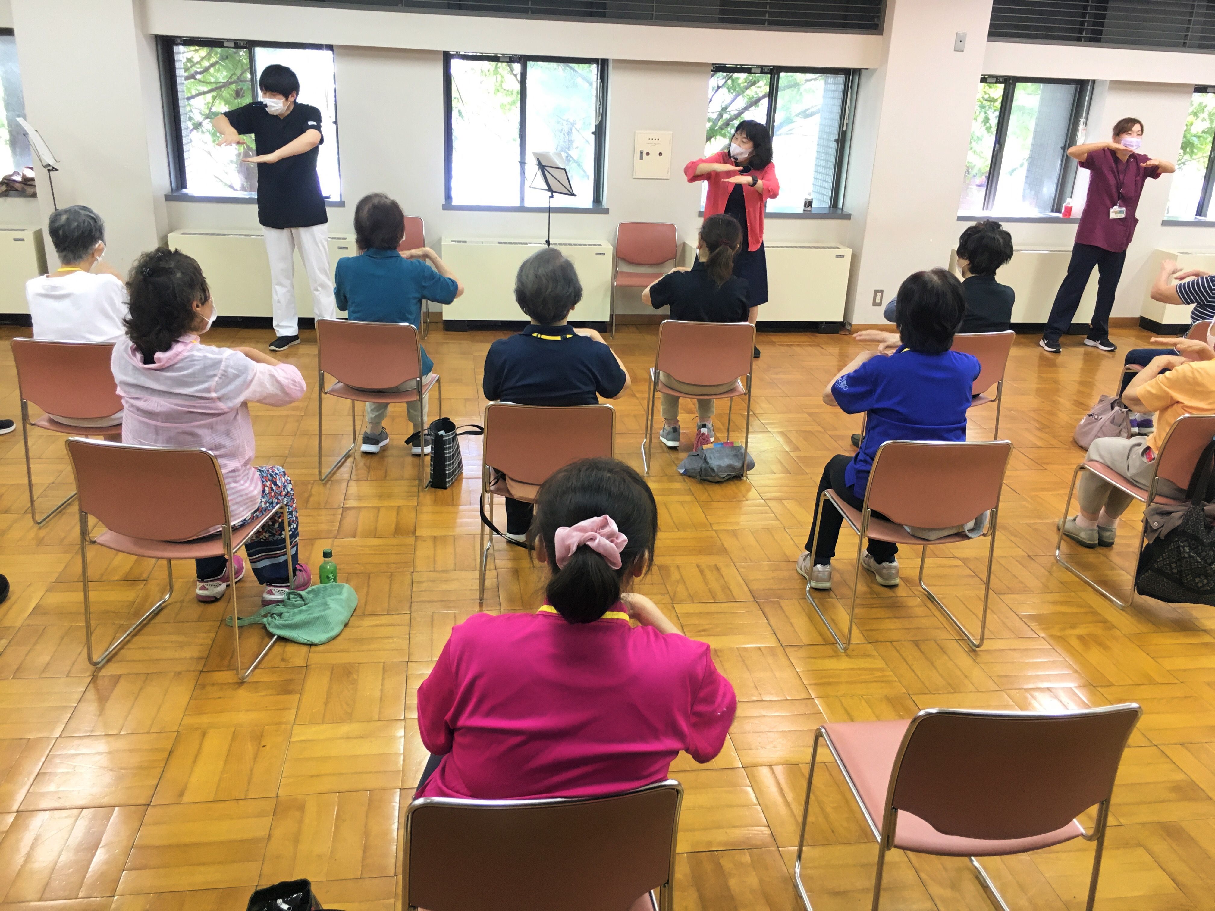 クラブ活動の様子3(手話体操)