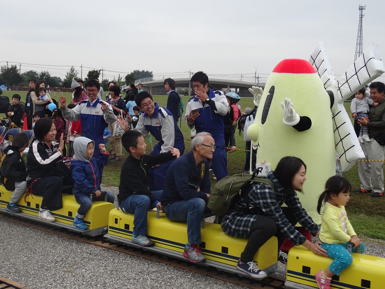 10月の秋の花まつりの様子