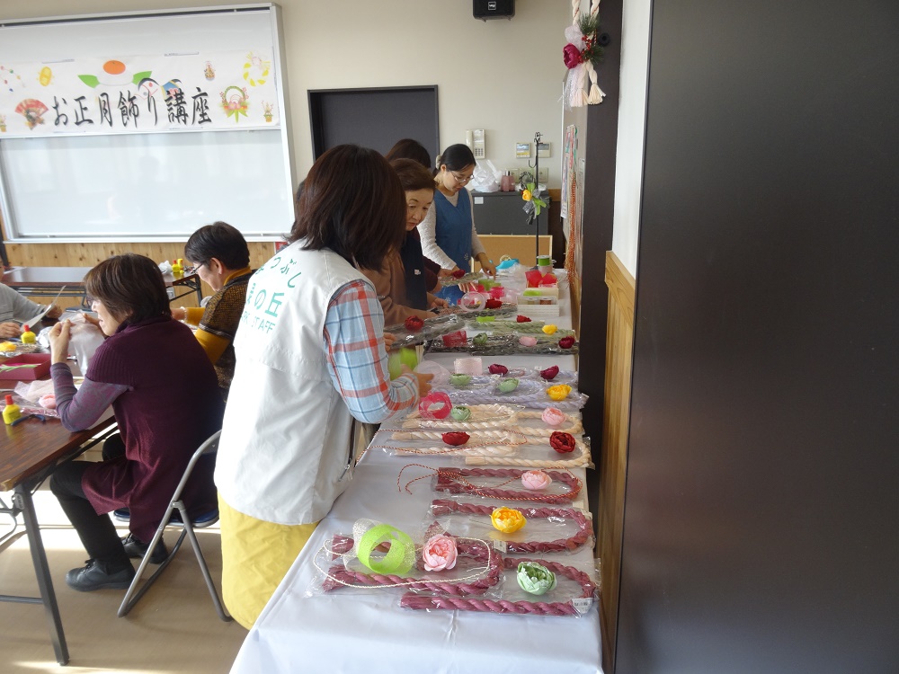 12月のお正月飾り講座の様子