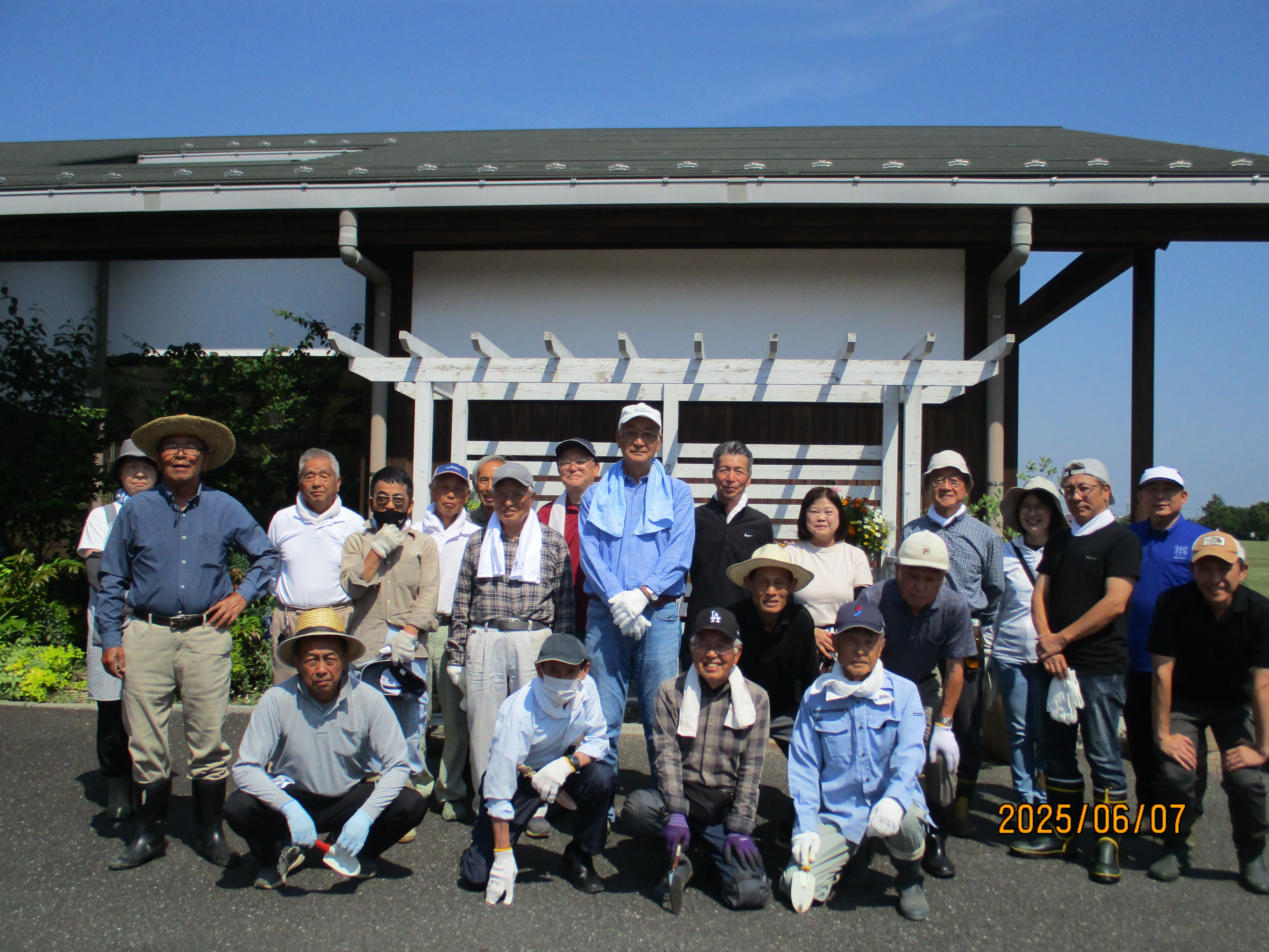 大川戸地区県営まつぶし緑の丘公園利用促進委員会のみなさんの写真2